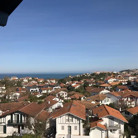 Avec Terrasse Et Piscine A Guethary, Proche Plages - Fr-1-239-604 *